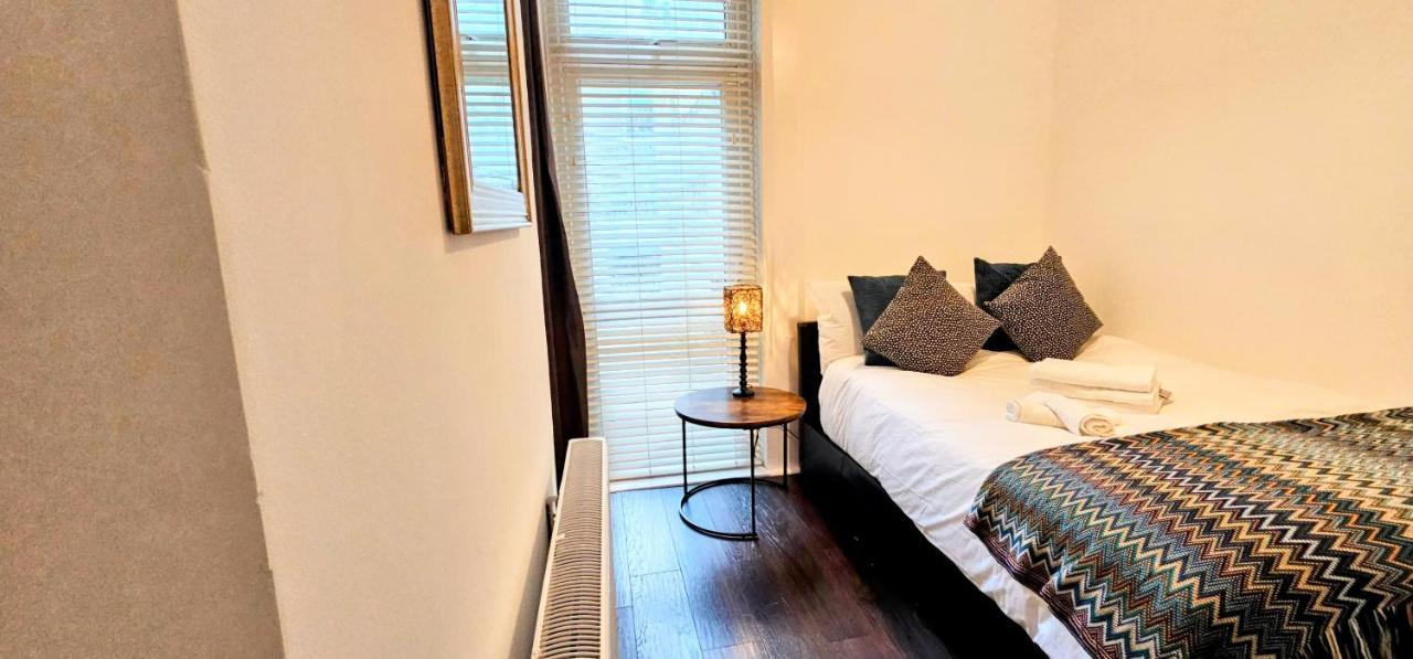 Victorian Property Apartment Londra Exterior foto