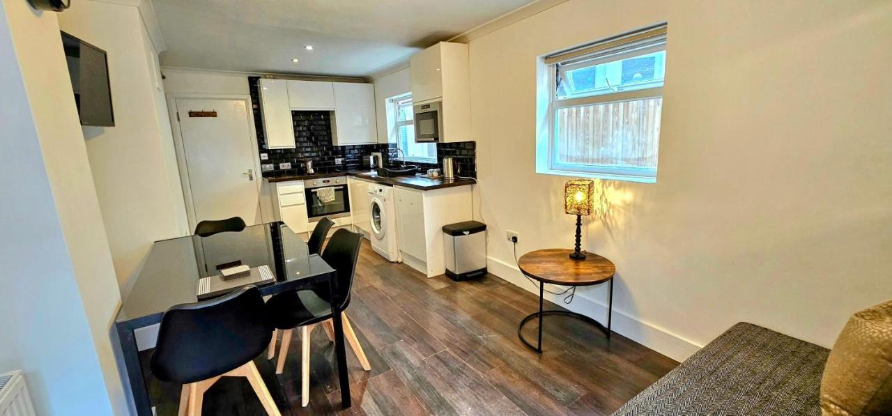 Victorian Property Apartment Londra Exterior foto
